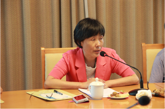 2013.7.30协会第一次常务理事会曾丽莉.png